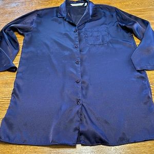 Victoria’s Secret purple night shirt.  Button front w/collar. Size Small.